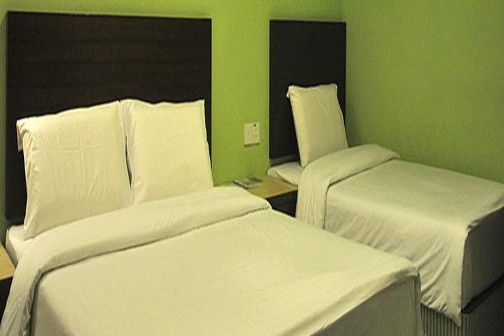 Golden Bay Hotel Malacca Eksteriør bilde