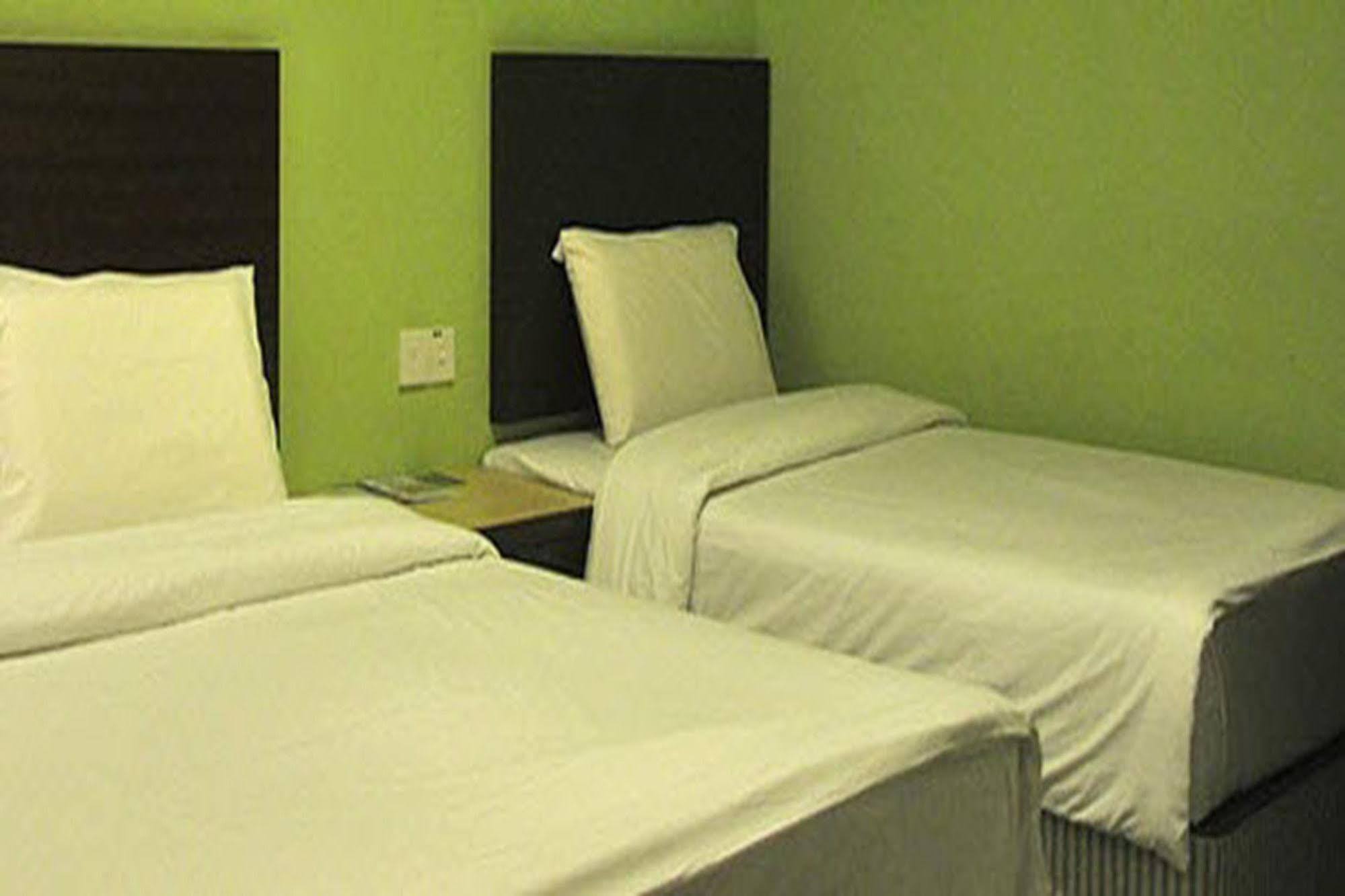 Golden Bay Hotel Malacca Eksteriør bilde